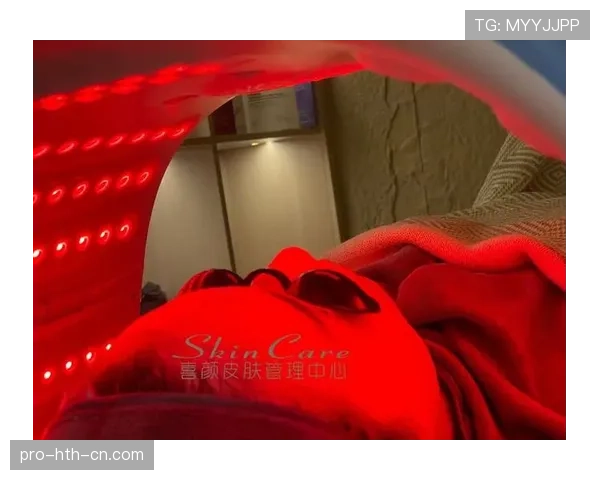 陶菲克训练完直接躺平刷手机，这松弛感是真练出来的还是摆烂啊？